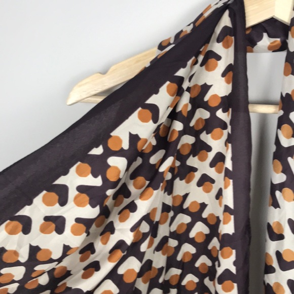 Lightweight scarf in brown tones - Picture 2 of 3